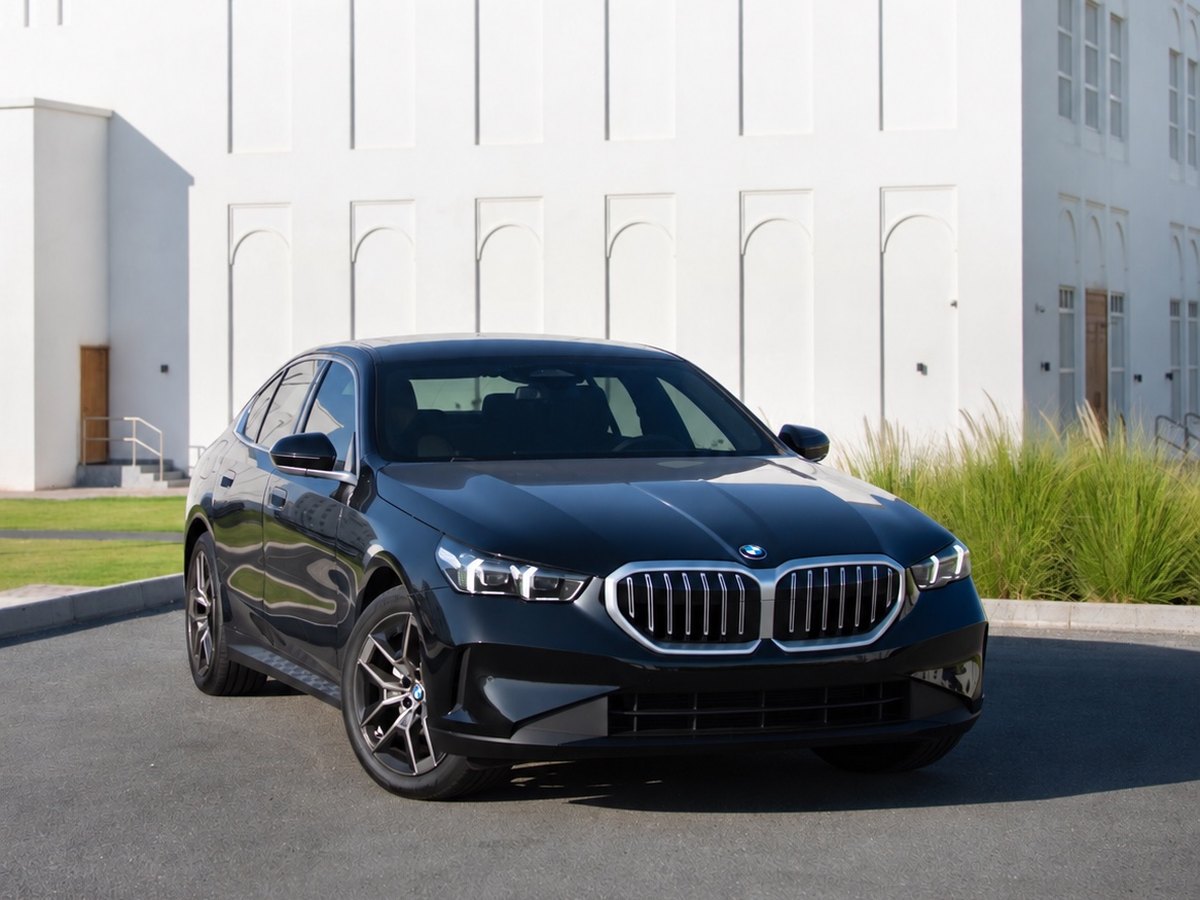 BMW 5 Series Business Sedan class car for private cross-border transfers, Platinumride fleet
