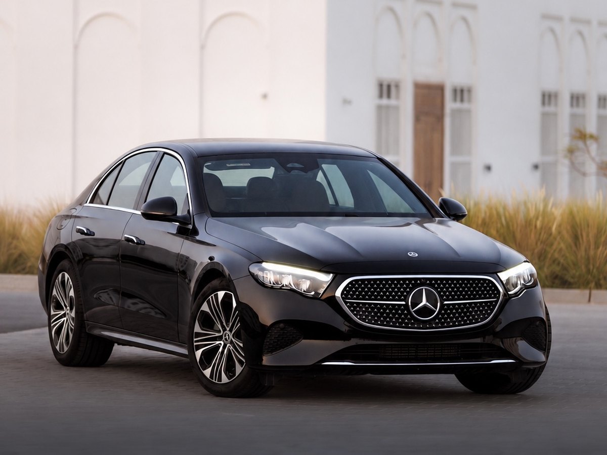 Mercedes-Benz E-Class Business Sedan class car for private cross-border transfers, Platinumride fleet